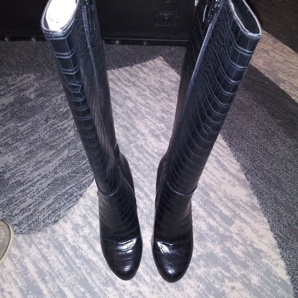 New in Box with tag black Alligator Boots - Picture 2 of 2